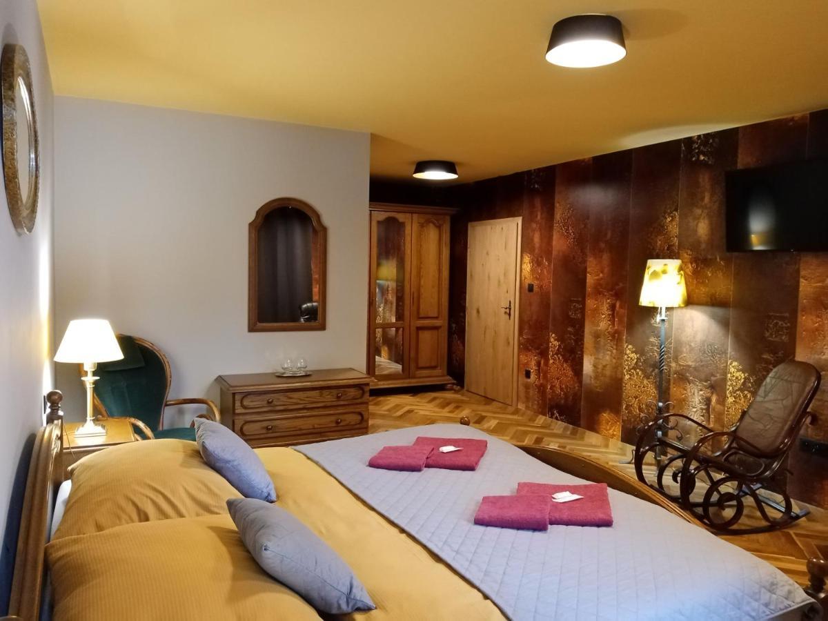 Hotel Cade Písek Esterno foto