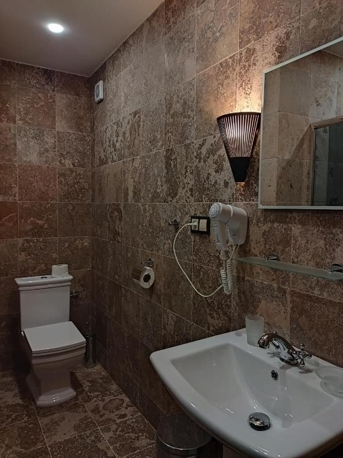 Hotel Cade Písek Esterno foto