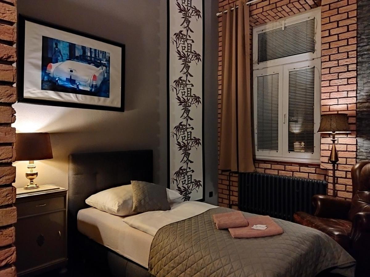 Hotel Cade Písek Esterno foto