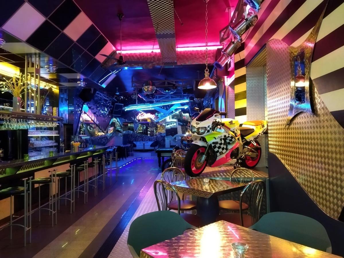 Hotel Cade Písek Esterno foto