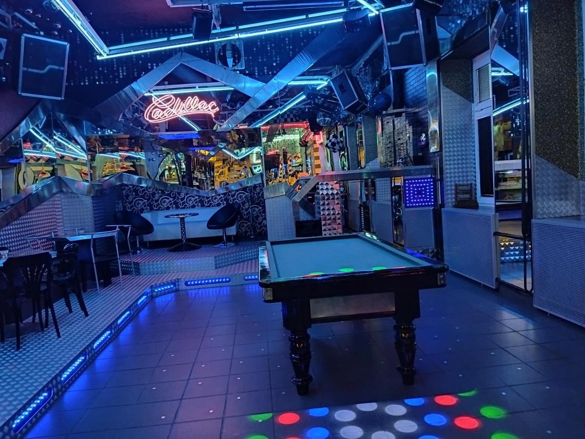 Hotel Cade Písek Esterno foto