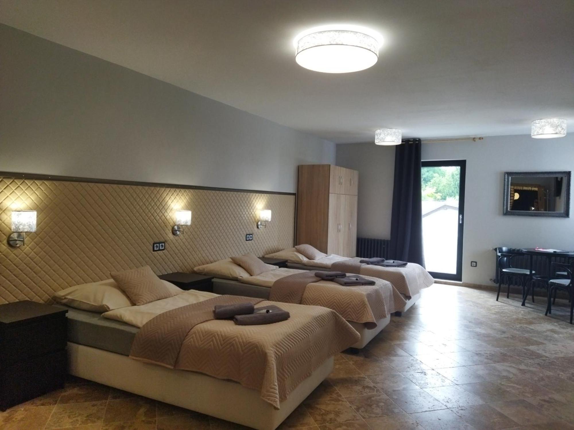 Hotel Cade Písek Esterno foto