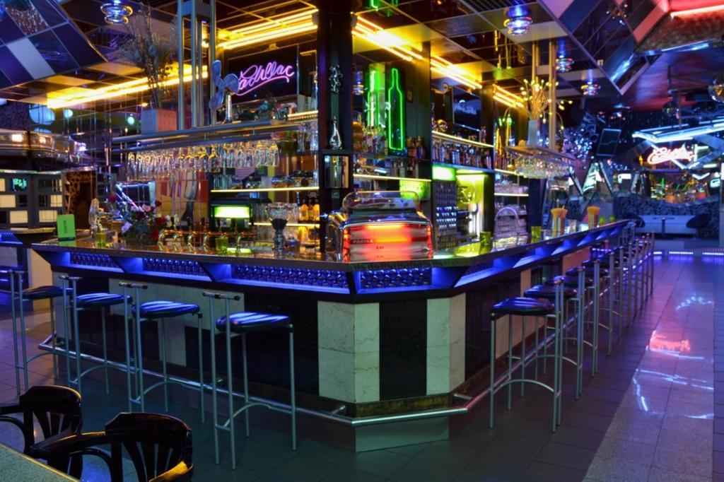 Hotel Cade Písek Esterno foto